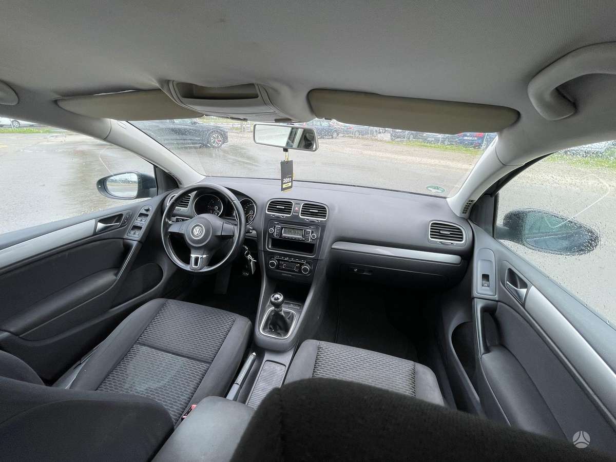 Volkswagen Golf - 12