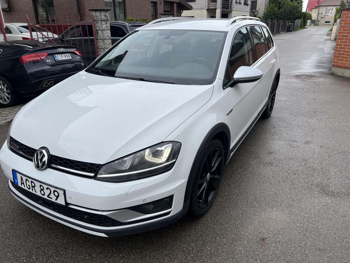 Volkswagen Golf Alltrack - 1