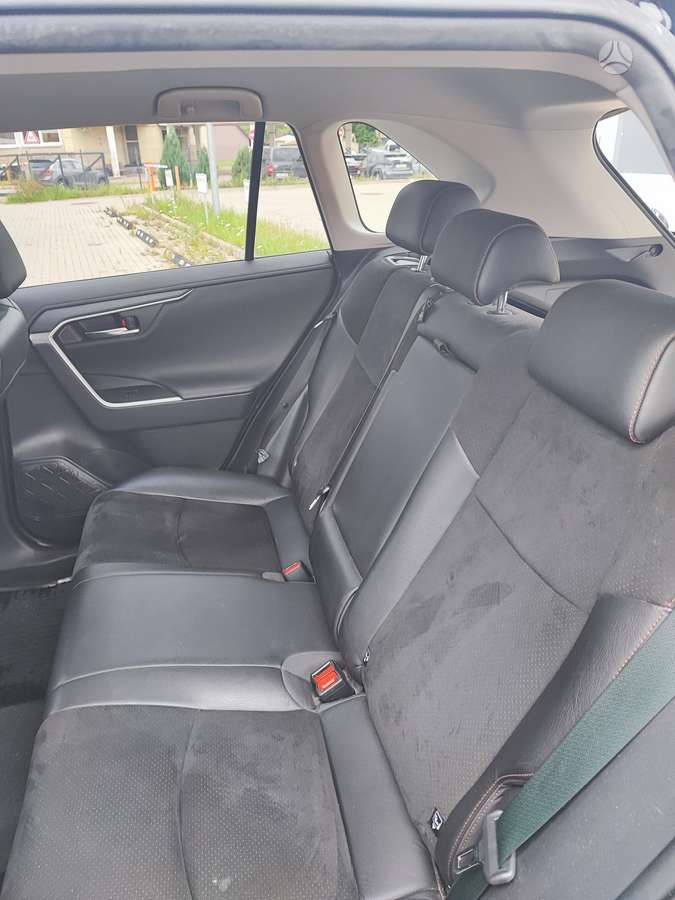 Toyota RAV4 - 6