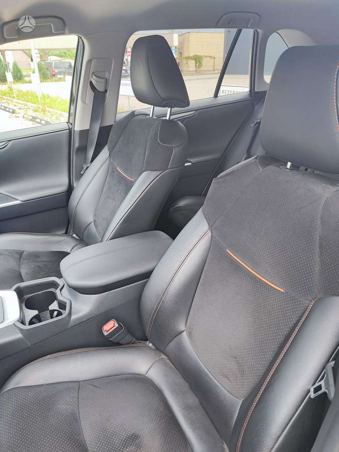 Toyota RAV4 - 10