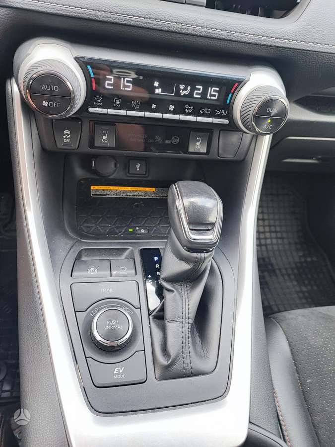 Toyota RAV4 - 11