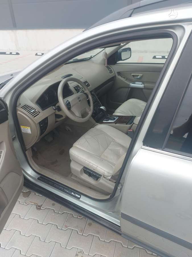 Volvo XC90 - 8