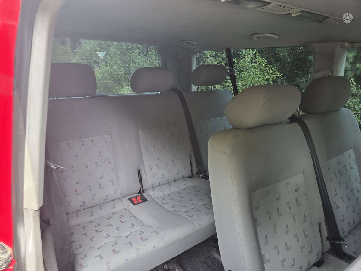 Volkswagen Caravelle - 9