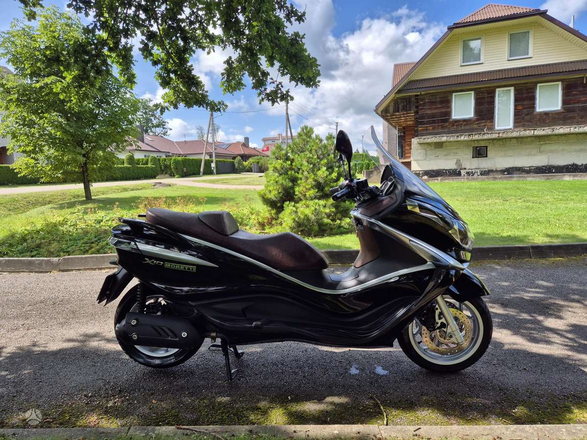 Piaggio X10 125cc, scooters / mopeds