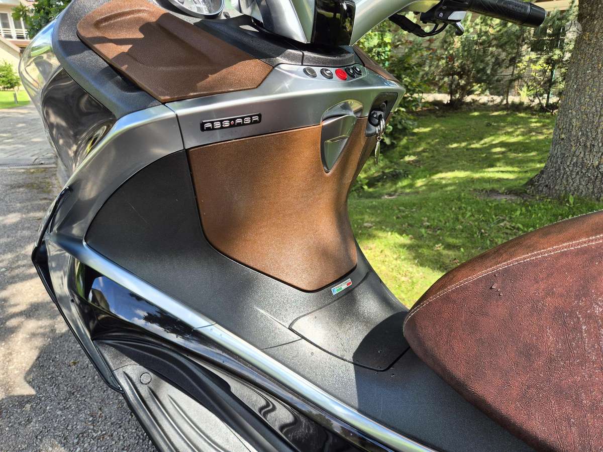 Piaggio X10 125cc, мотороллеры / мопеды
