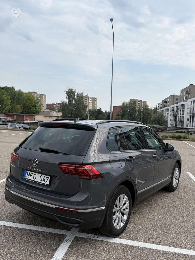 Volkswagen Tiguan - 4