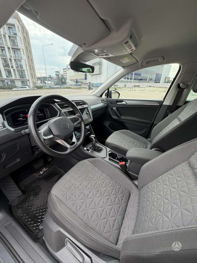 Volkswagen Tiguan - 9