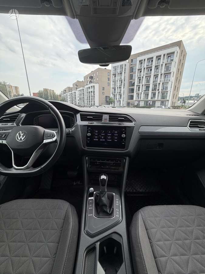 Volkswagen Tiguan - 12
