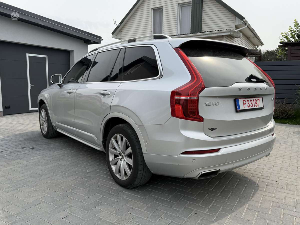 Volvo XC90, 2.0 l., off-road / crossover