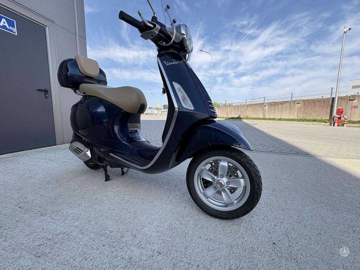 Piaggio Vespa 50cc, мотороллеры / мопеды