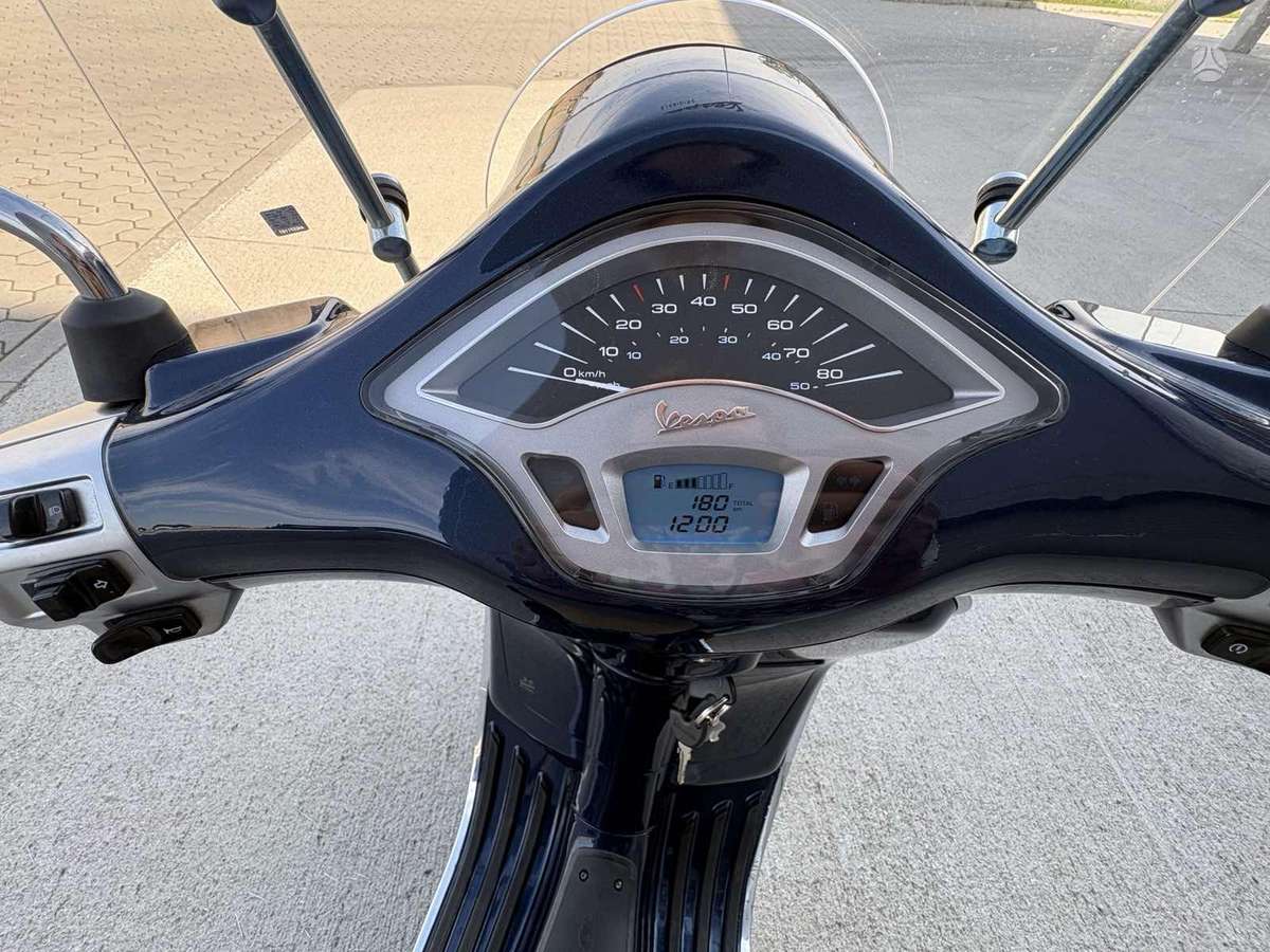 Piaggio Vespa 50cc, мотороллеры / мопеды