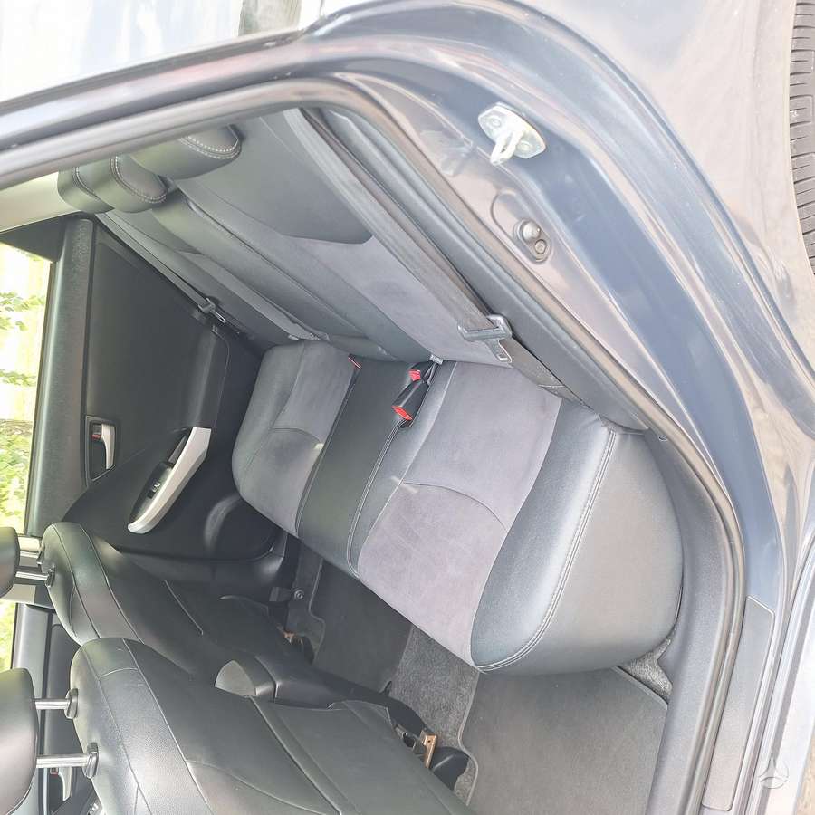 Toyota Prius - 8