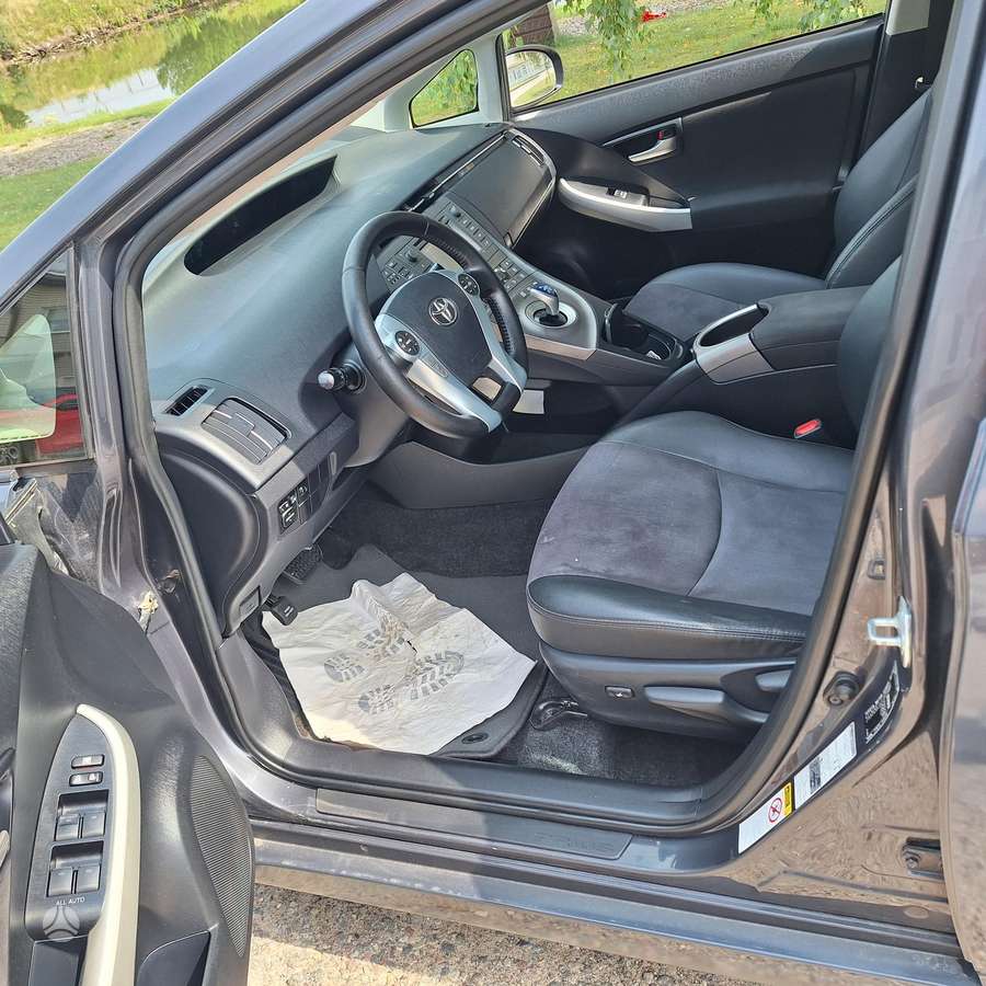 Toyota Prius - 11