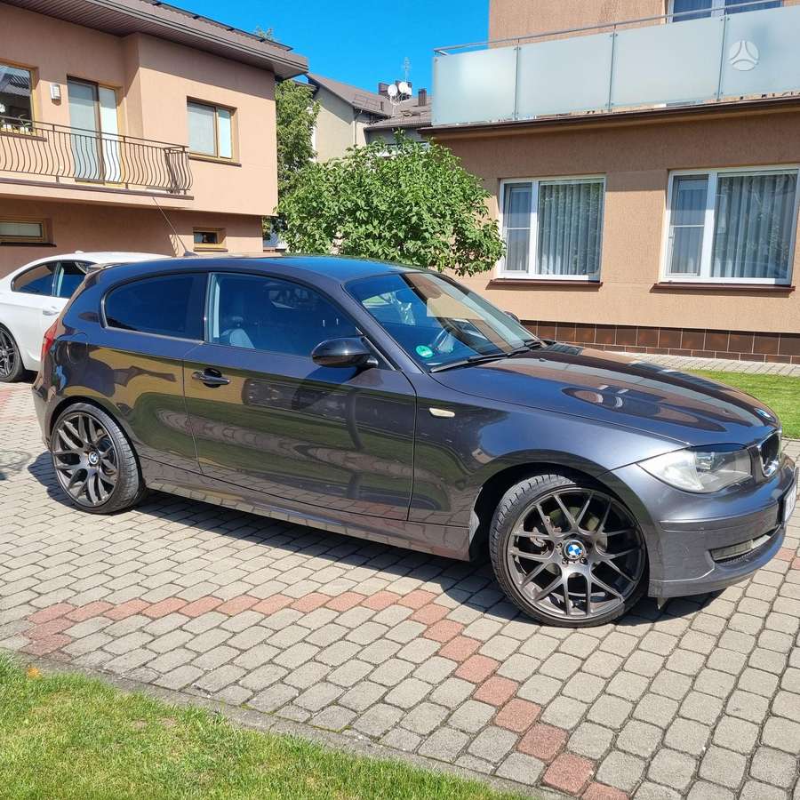 BMW 120, 2.0 l., hatchback