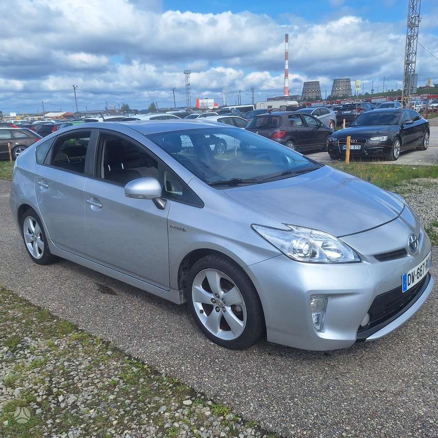 Toyota Prius - 3