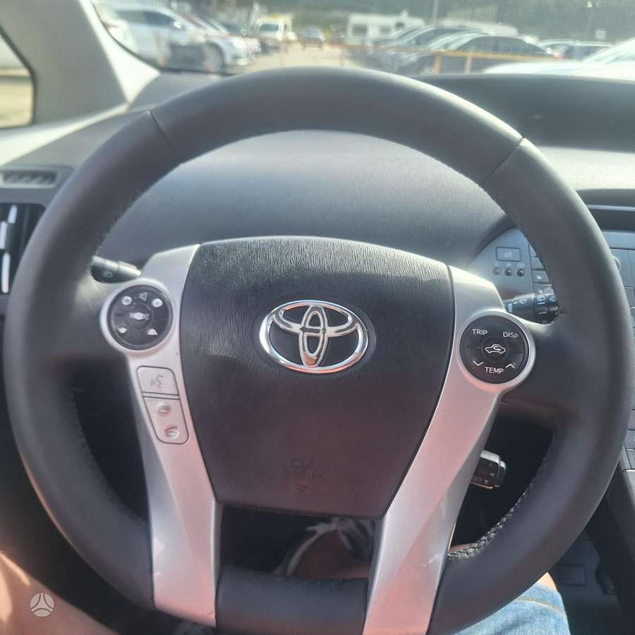 Toyota Prius - 10