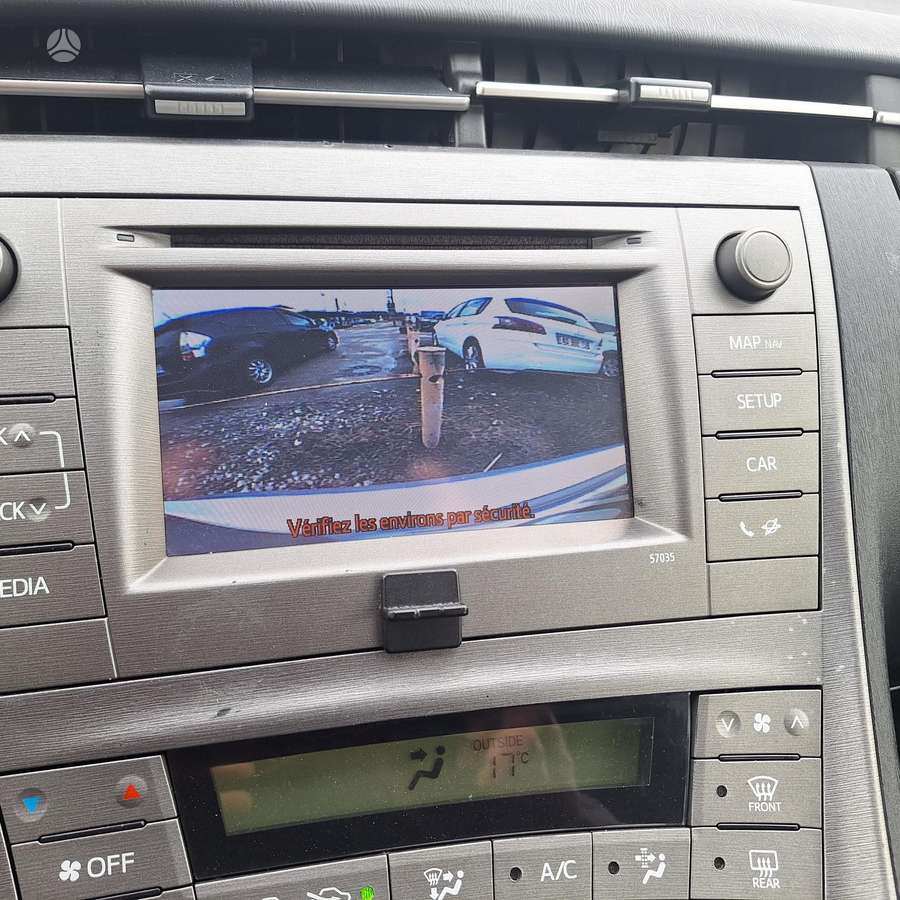 Toyota Prius - 12