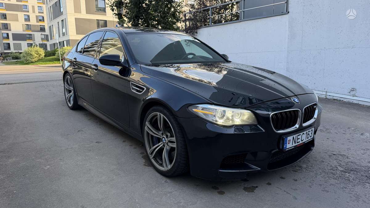 BMW M5, 4.4 l., Седан