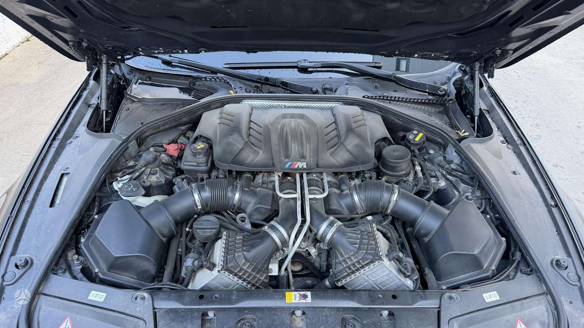 BMW M5, 4.4 l., Седан