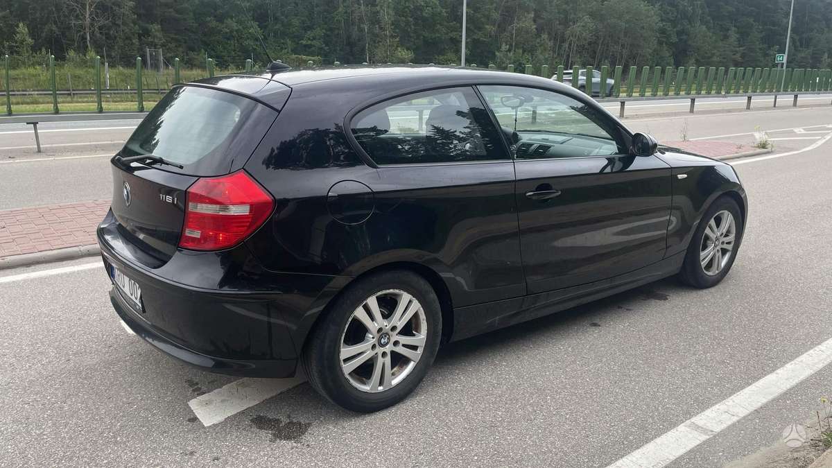 BMW 116, 2.0 l., hatchback