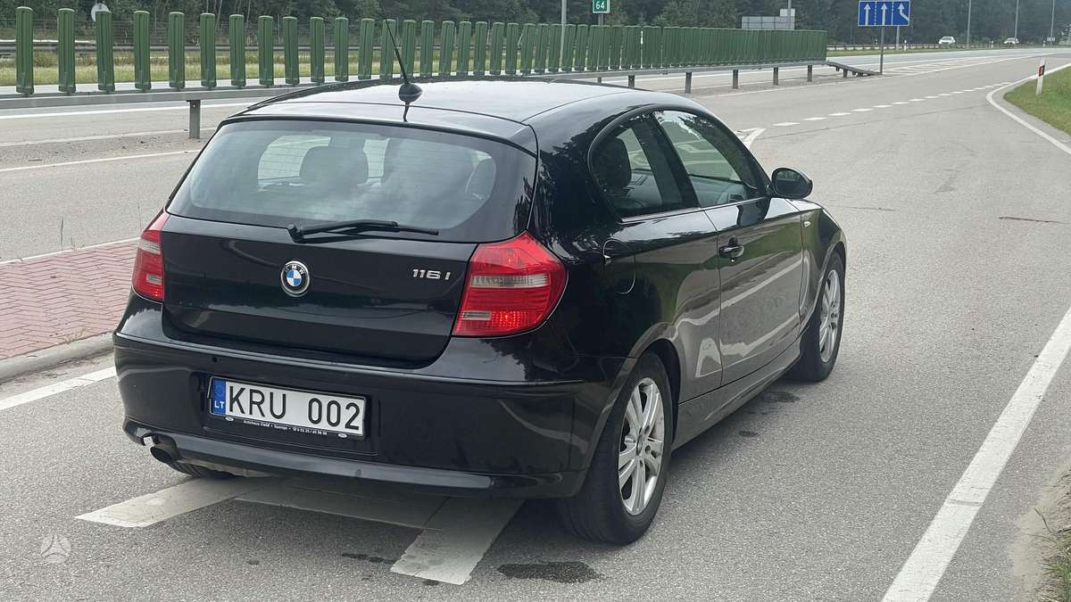 BMW 116, 2.0 l., hatchback