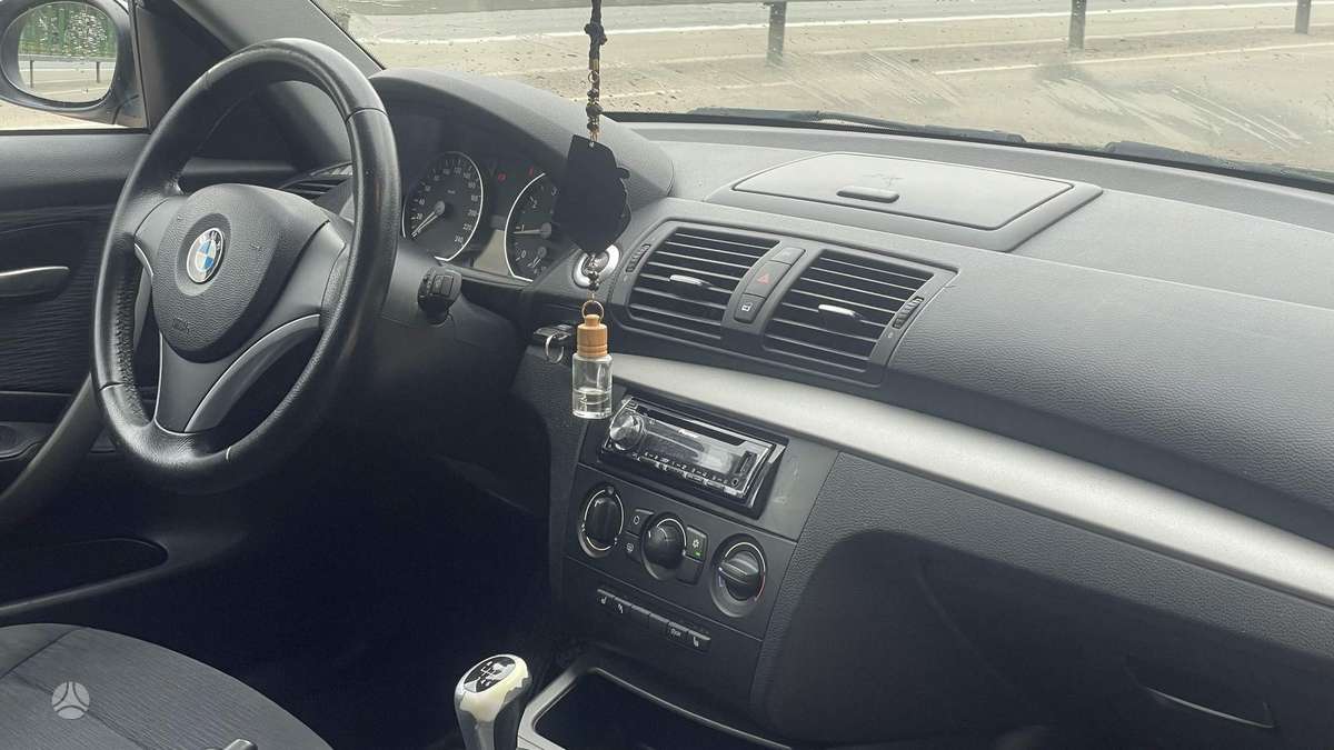 BMW 116, 2.0 l., hatchback