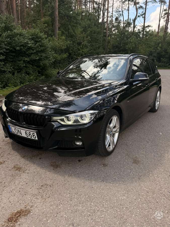 BMW 335, universalas