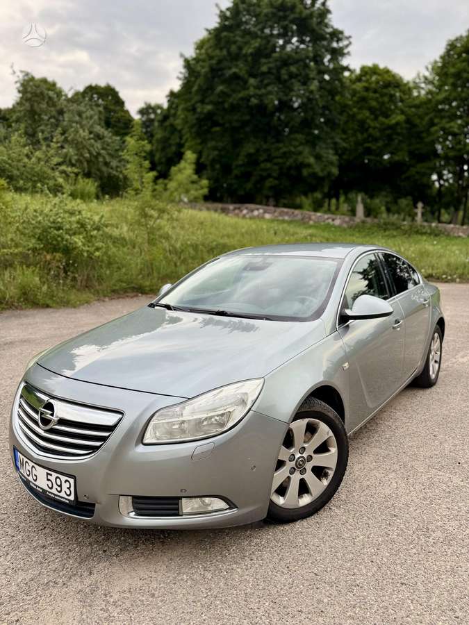 Opel Insignia, 2.0 l., Седан