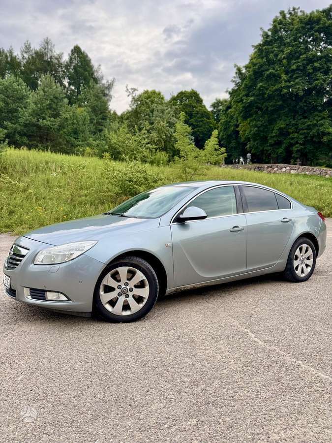 Opel Insignia, 2.0 l., Седан