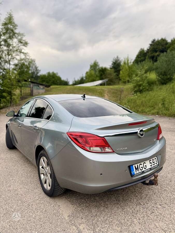 Opel Insignia, 2.0 l., Седан