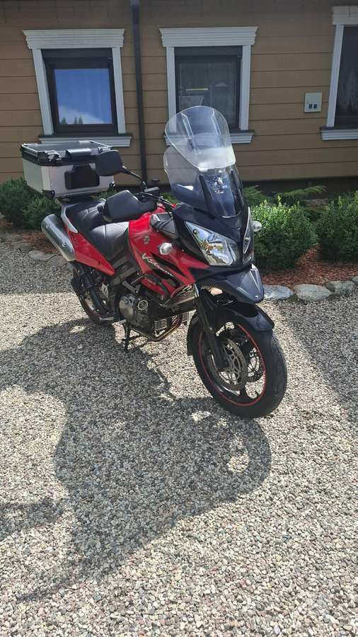 Suzuki DL (V-Strom) 650cc, enduro / adventure