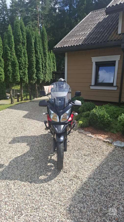 Suzuki DL (V-Strom) 650cc, enduro / adventure