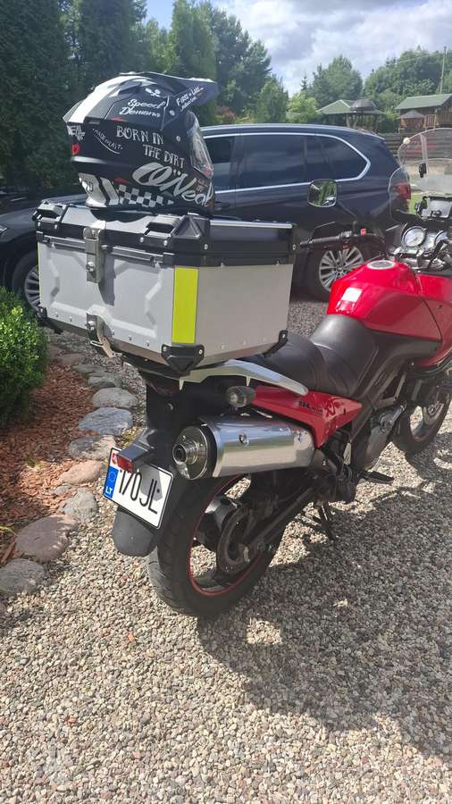 Suzuki DL (V-Strom) 650cc, enduro / adventure