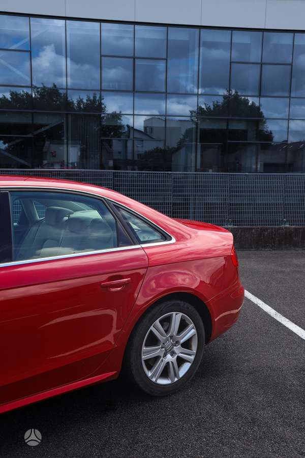 Audi A4, 1.8 l., Седан