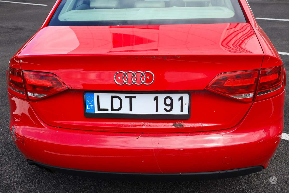 Audi A4, 1.8 l., Седан