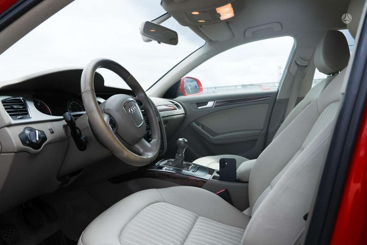 Audi A4, 1.8 l., Седан