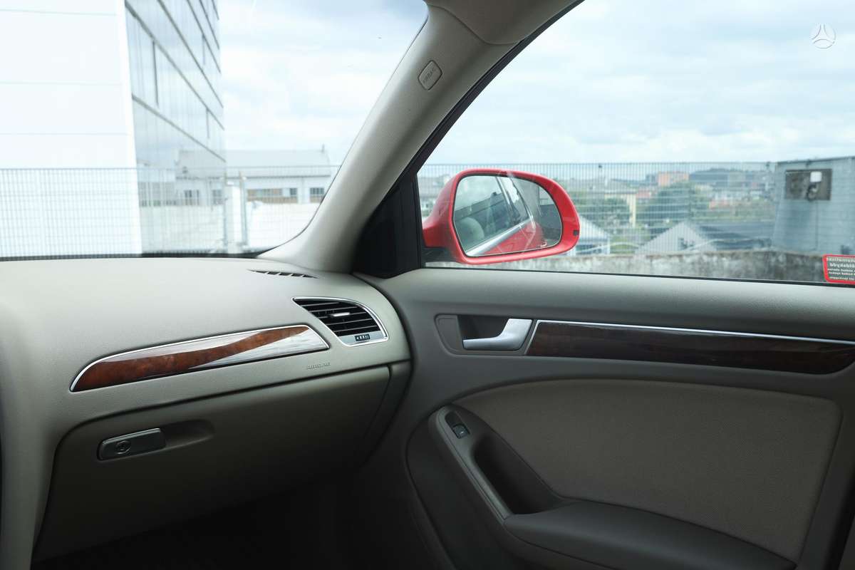 Audi A4, 1.8 l., Седан