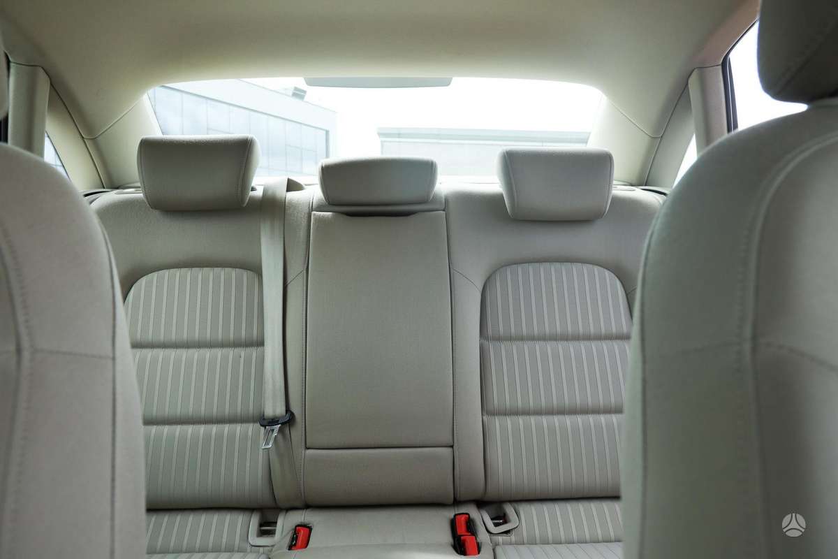 Audi A4, 1.8 l., Седан