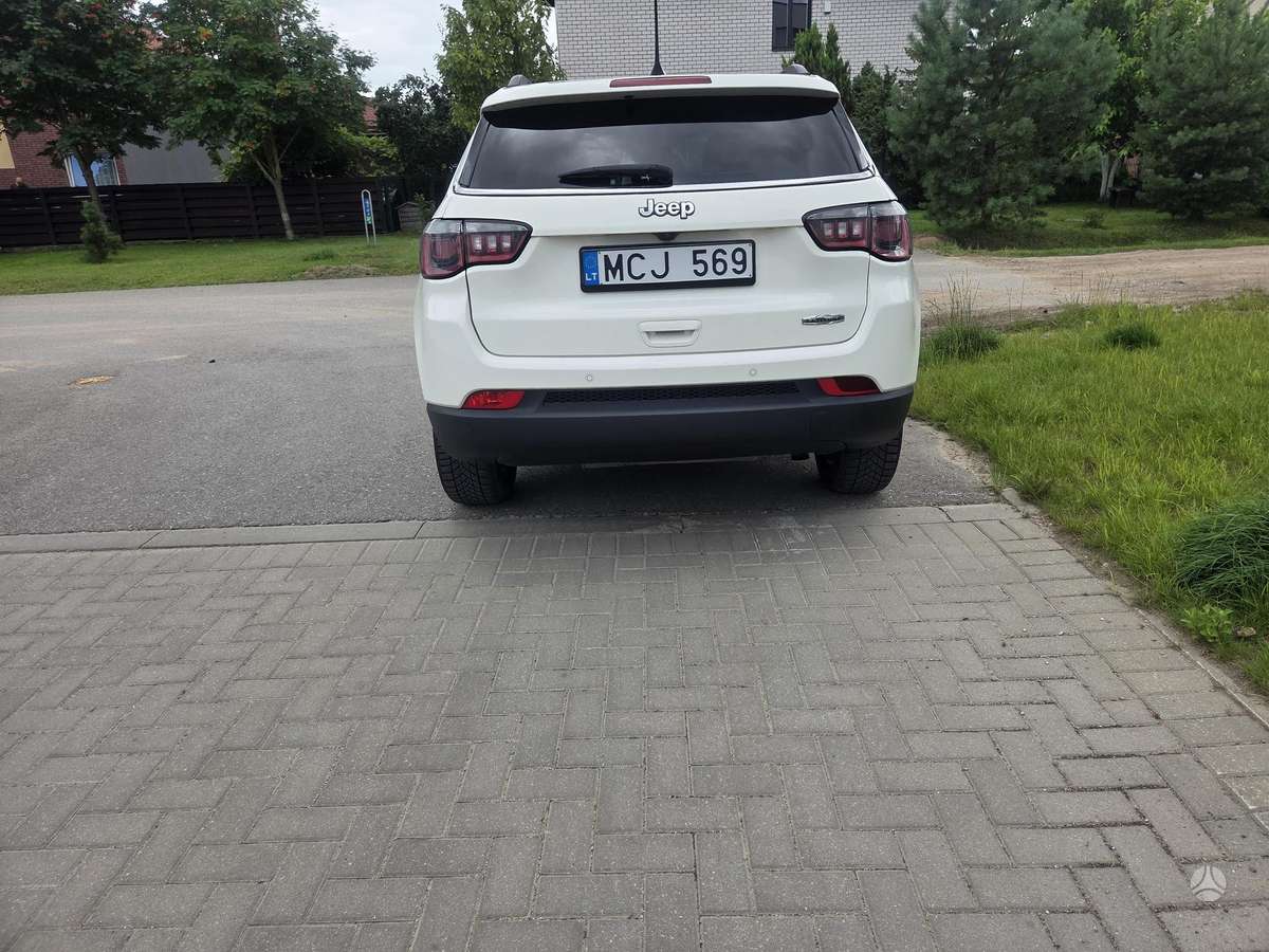 Jeep Compass, 2.4 l., off-road / crossover