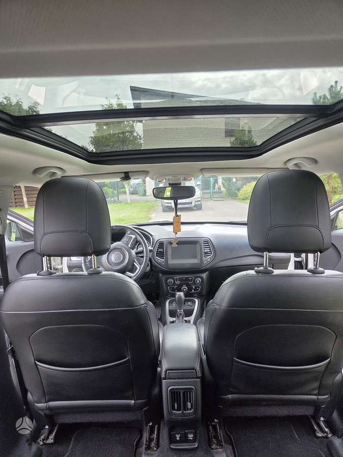 Jeep Compass, 2.4 l., off-road / crossover