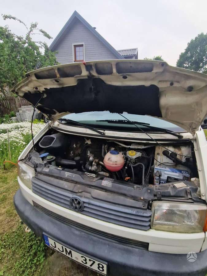 Volkswagen Transporter - 2