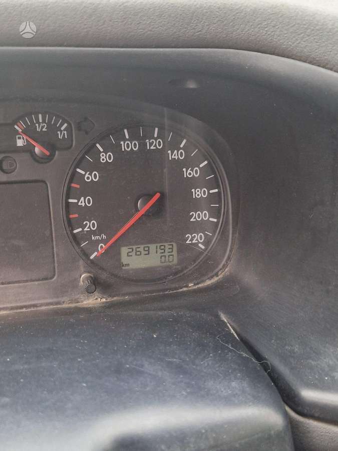 Volkswagen Transporter - 4