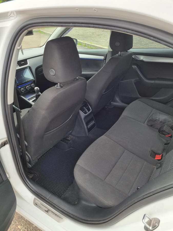 Skoda Octavia, 1.6 l., hatchback