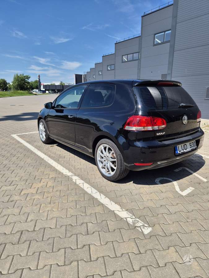 Volkswagen Golf - 2