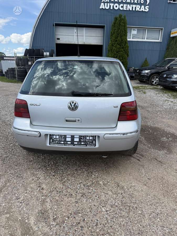 Volkswagen Golf - 3