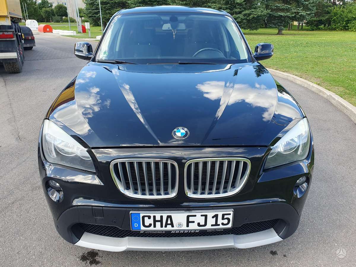 BMW X1, 2.0 l., off-road / crossover