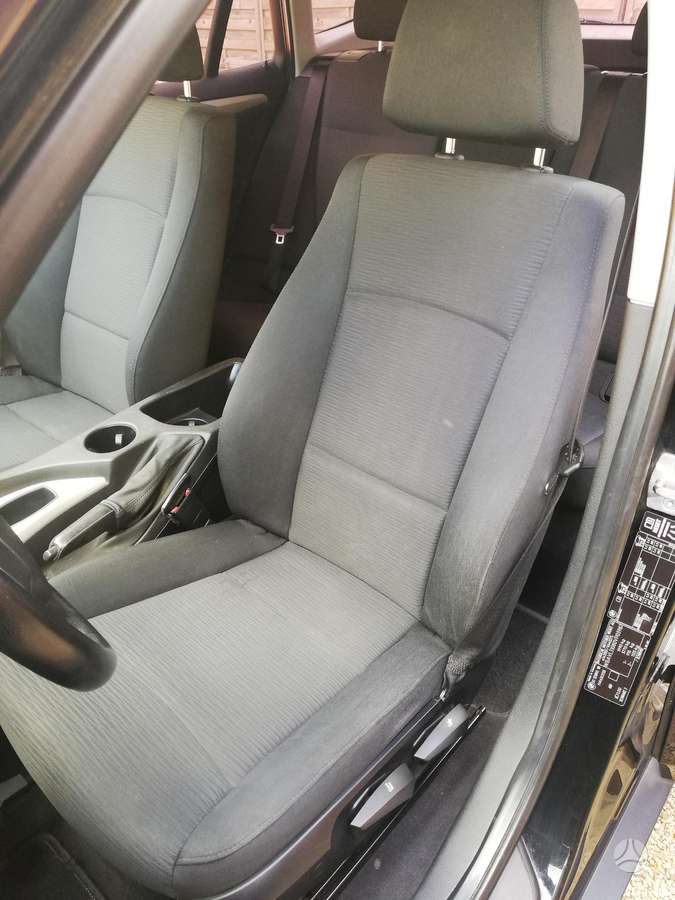 BMW X1, 2.0 l., off-road / crossover