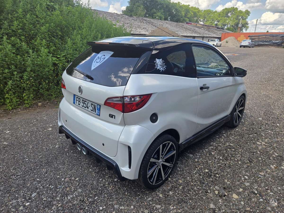 Aixam GTI, hatchback