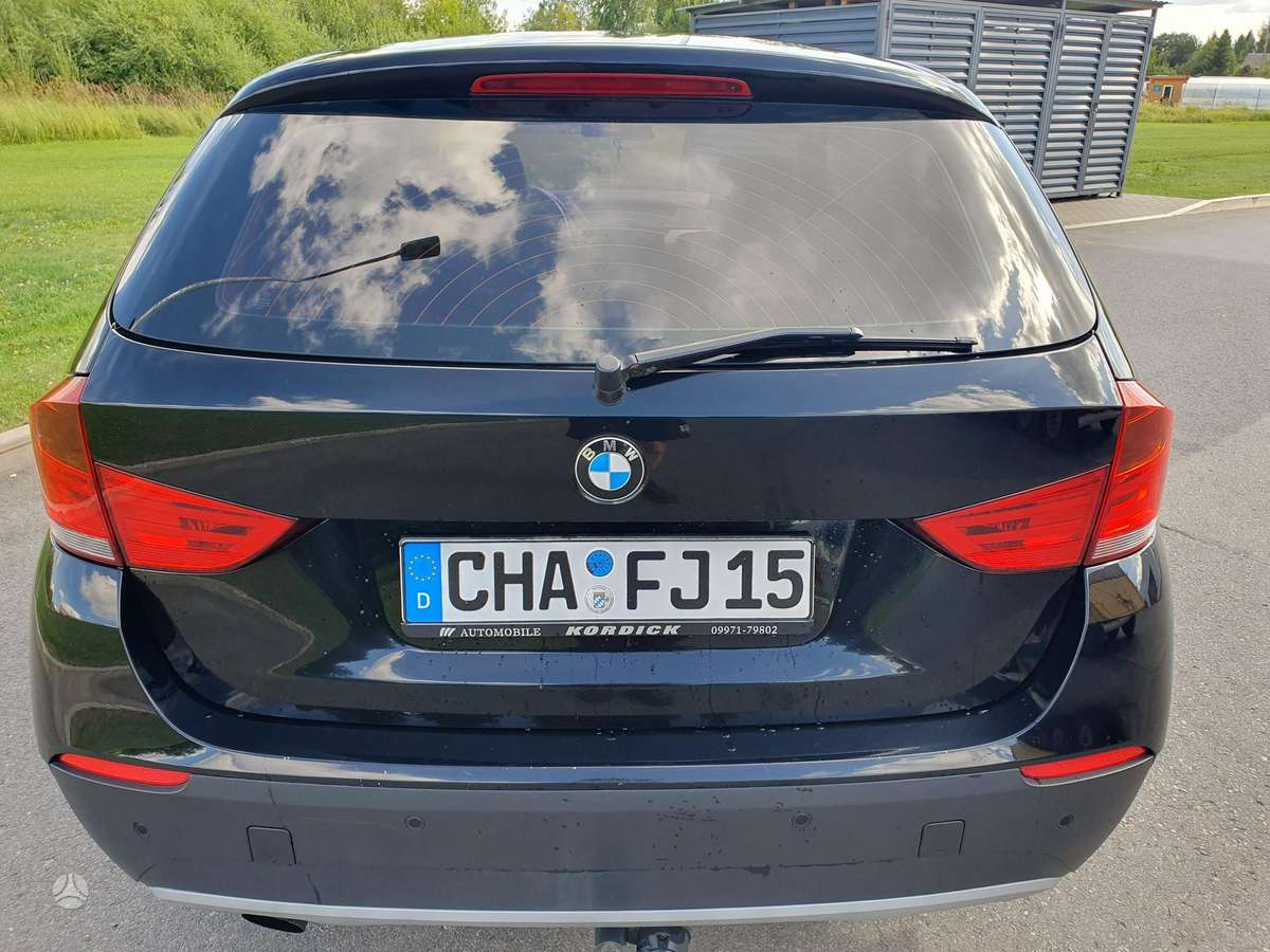 BMW X1, 2.0 l., off-road / crossover
