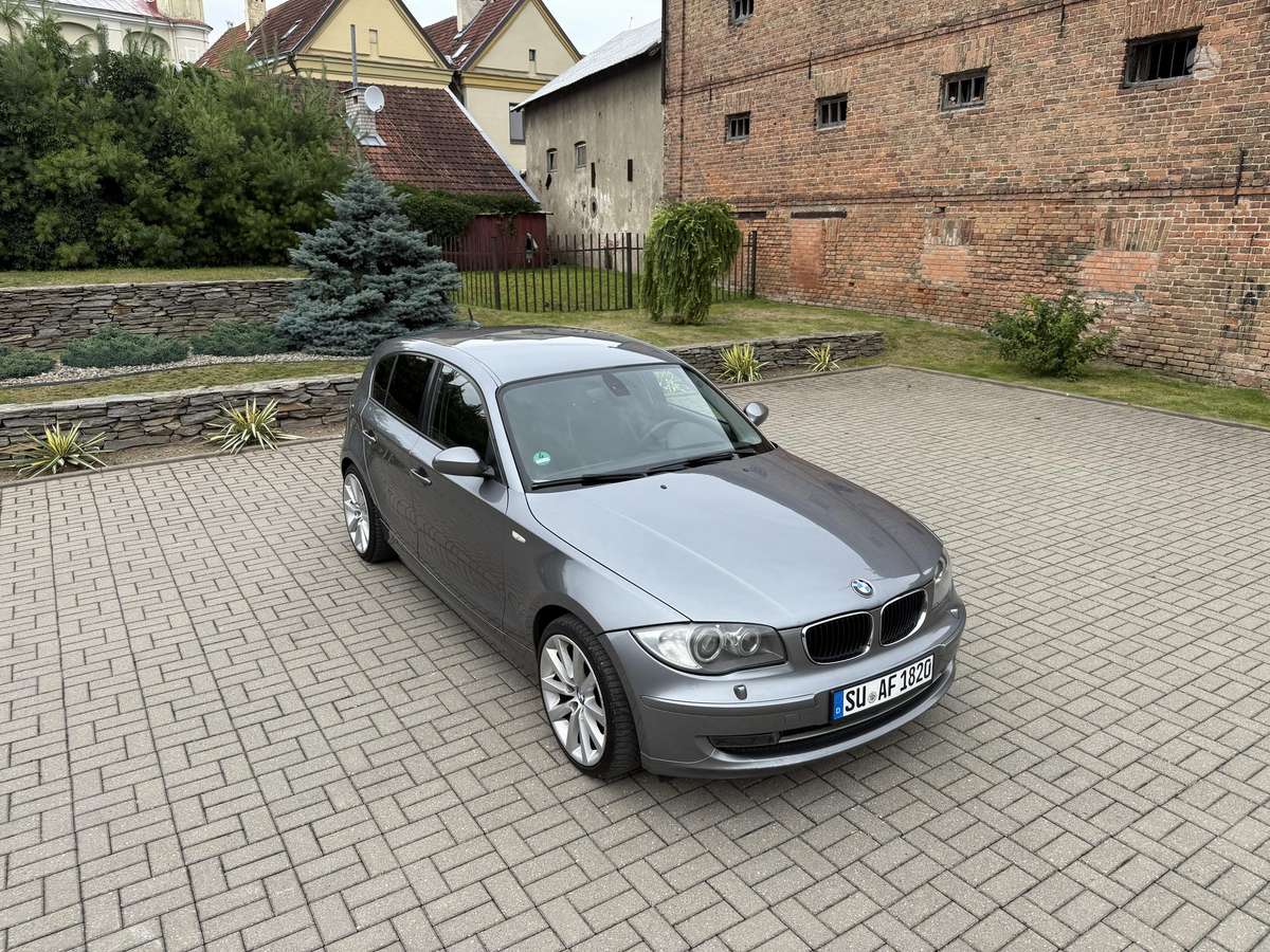 BMW 120, 2.0 l., hatchback